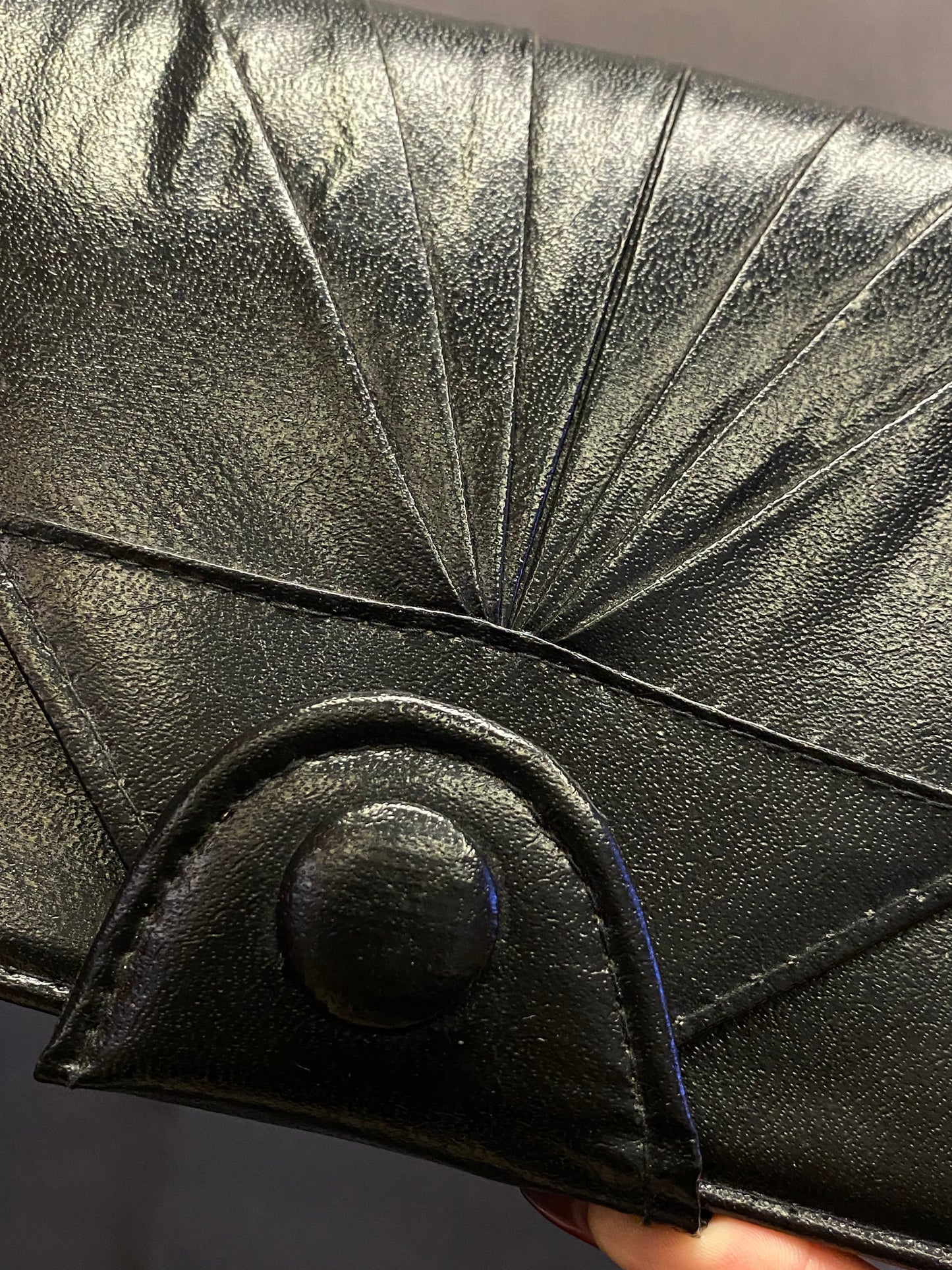 Vintage leather shoulder bag