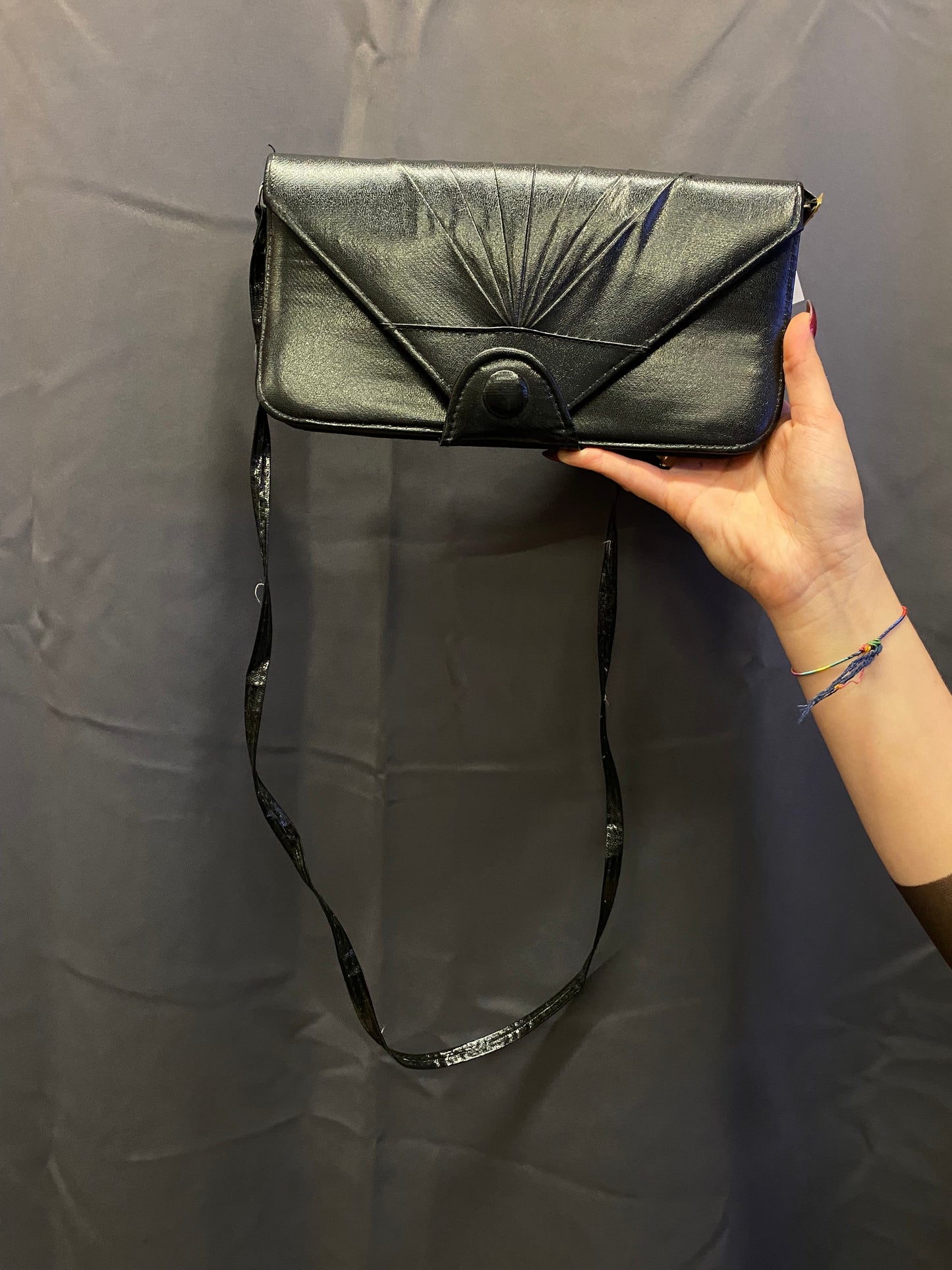 Vintage leather shoulder bag
