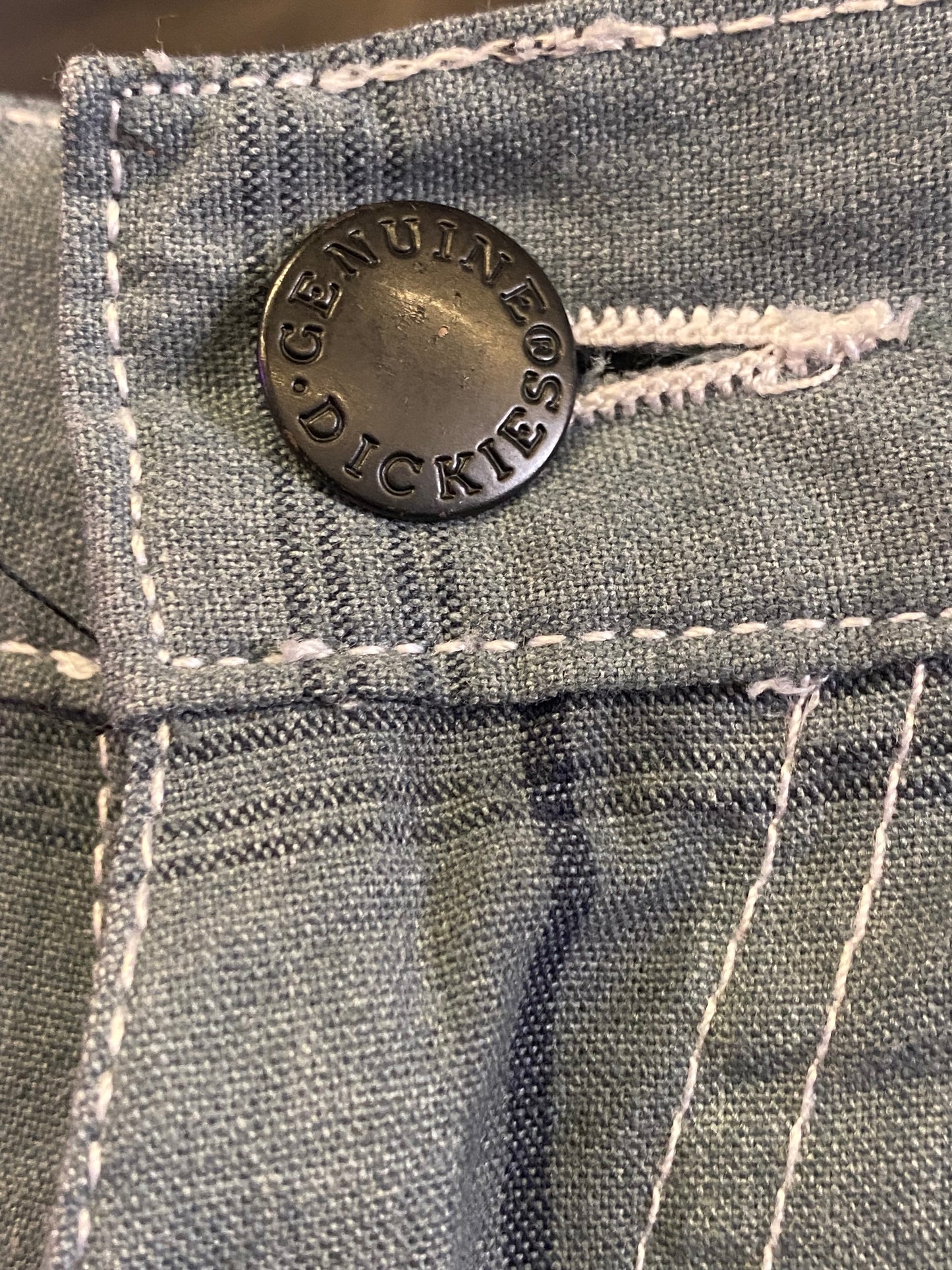 Gray checked Dickies shorts (M)