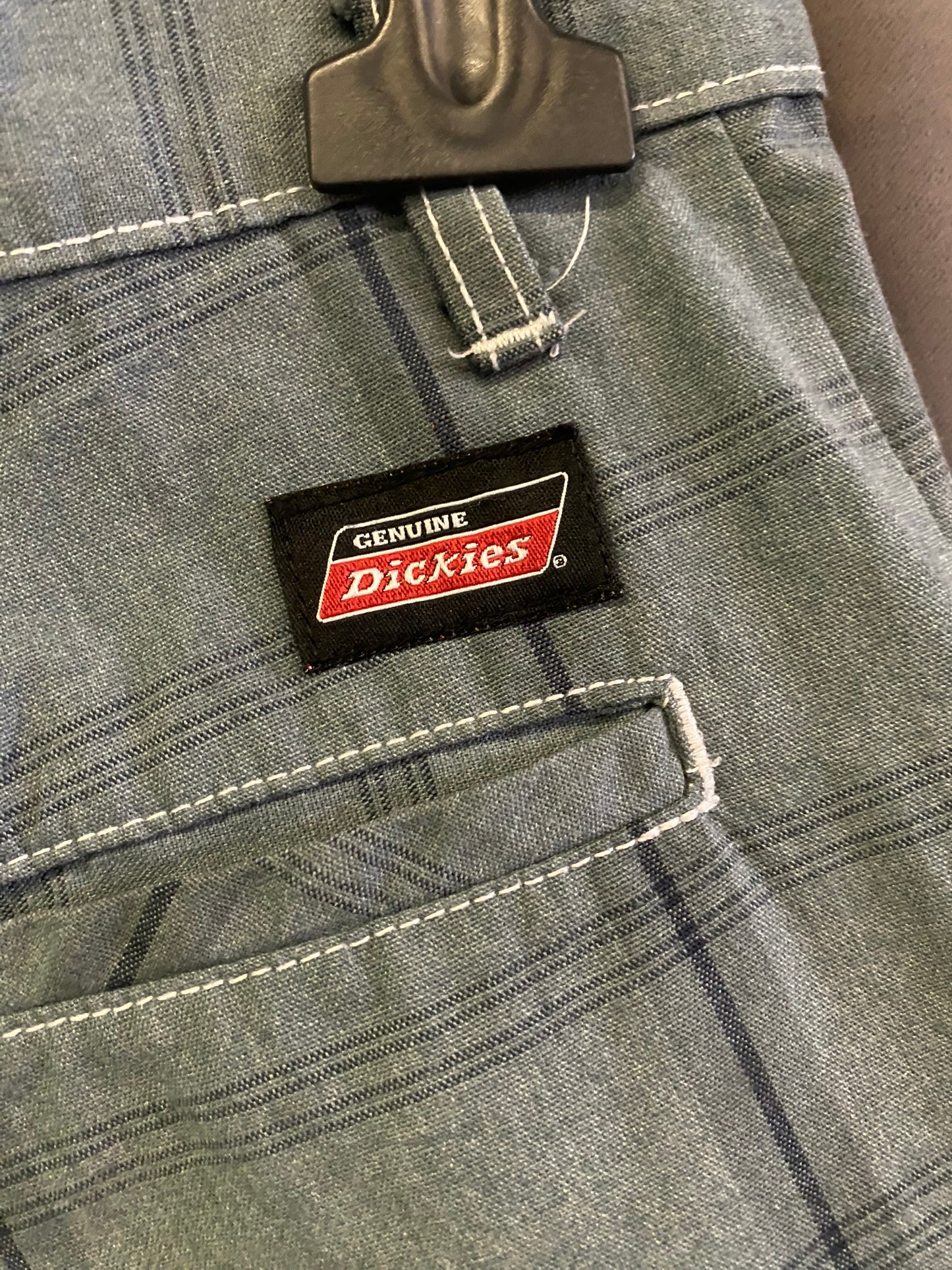 Gray checked Dickies shorts (M)