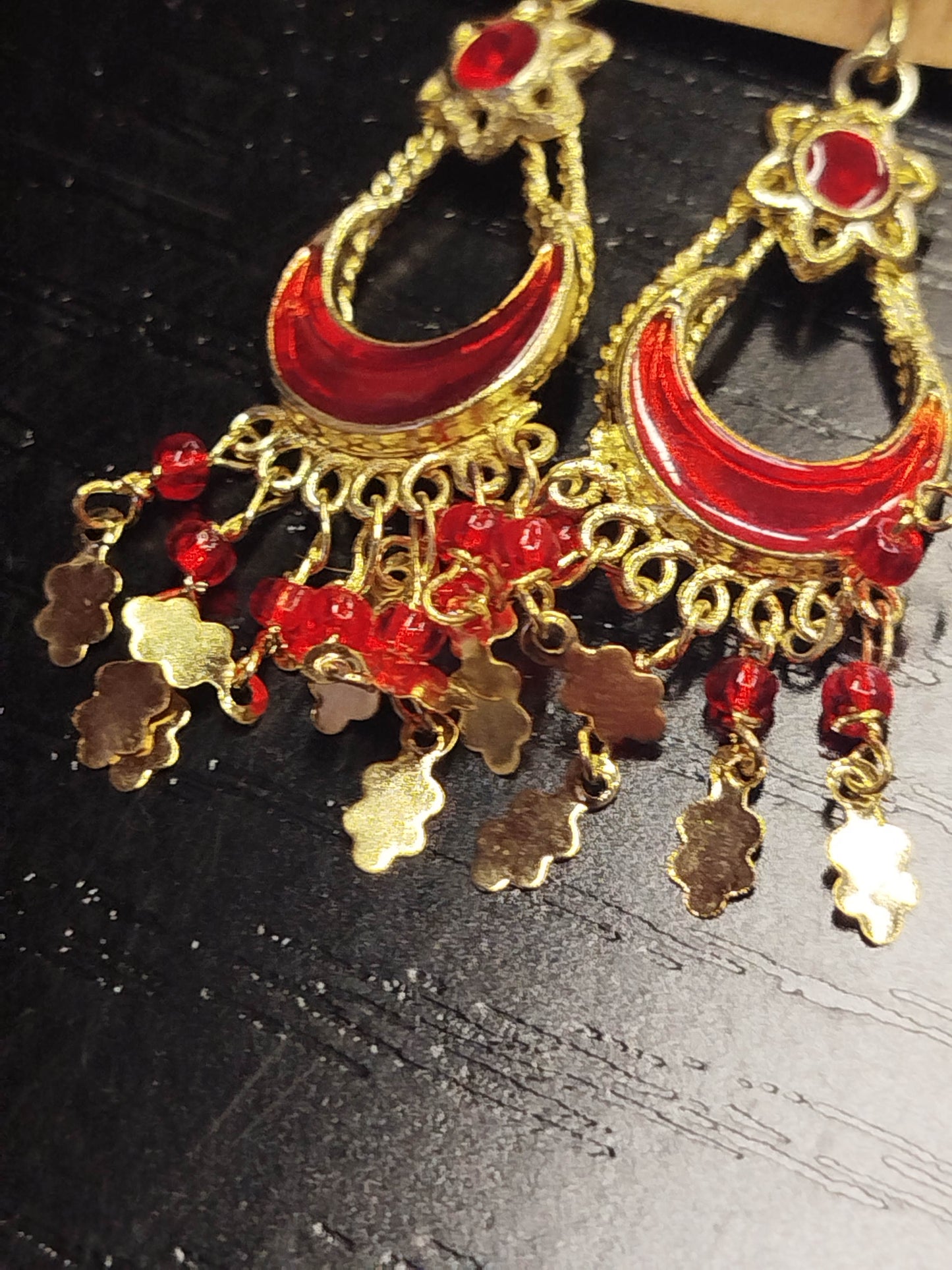 Orecchini pendenti vintage rosso