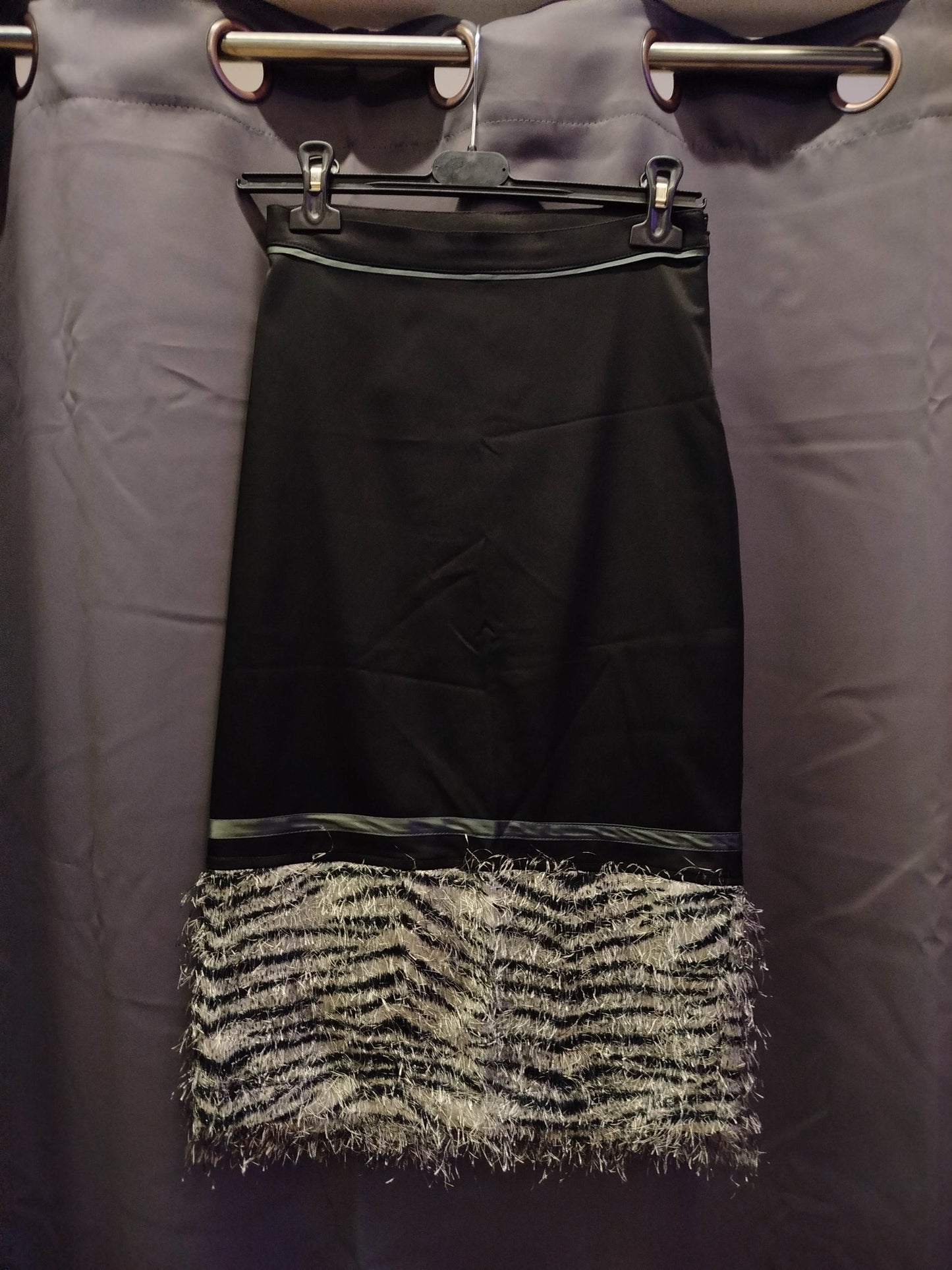 Gonna sexy woman (s)