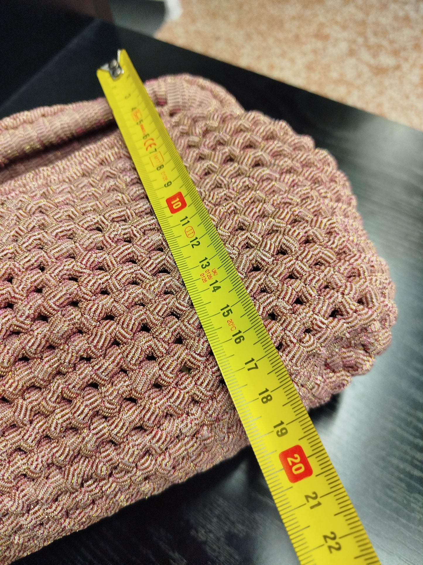 Borsa crochet clutch rosa artigianale