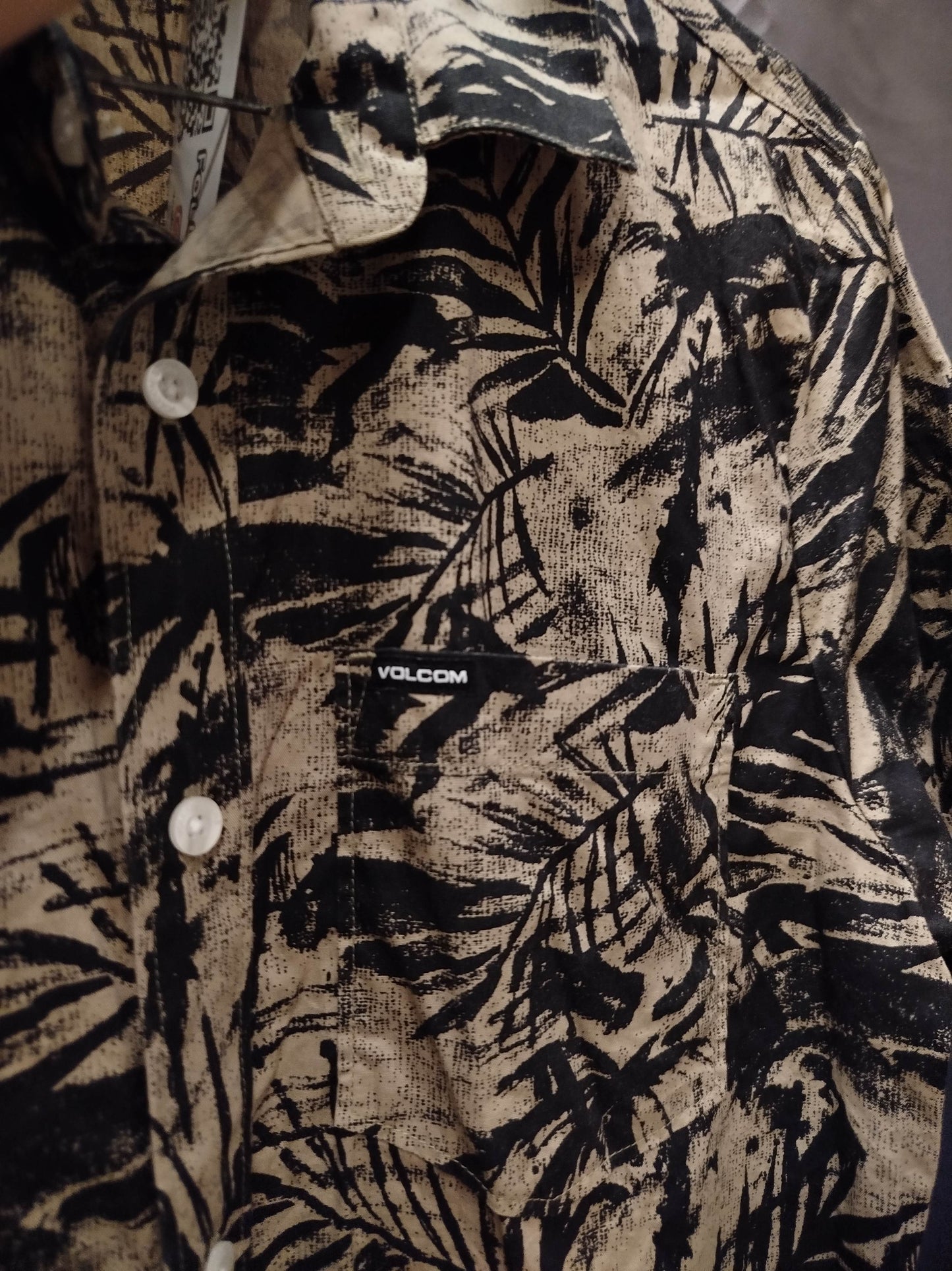 Volcom Shirt (s)