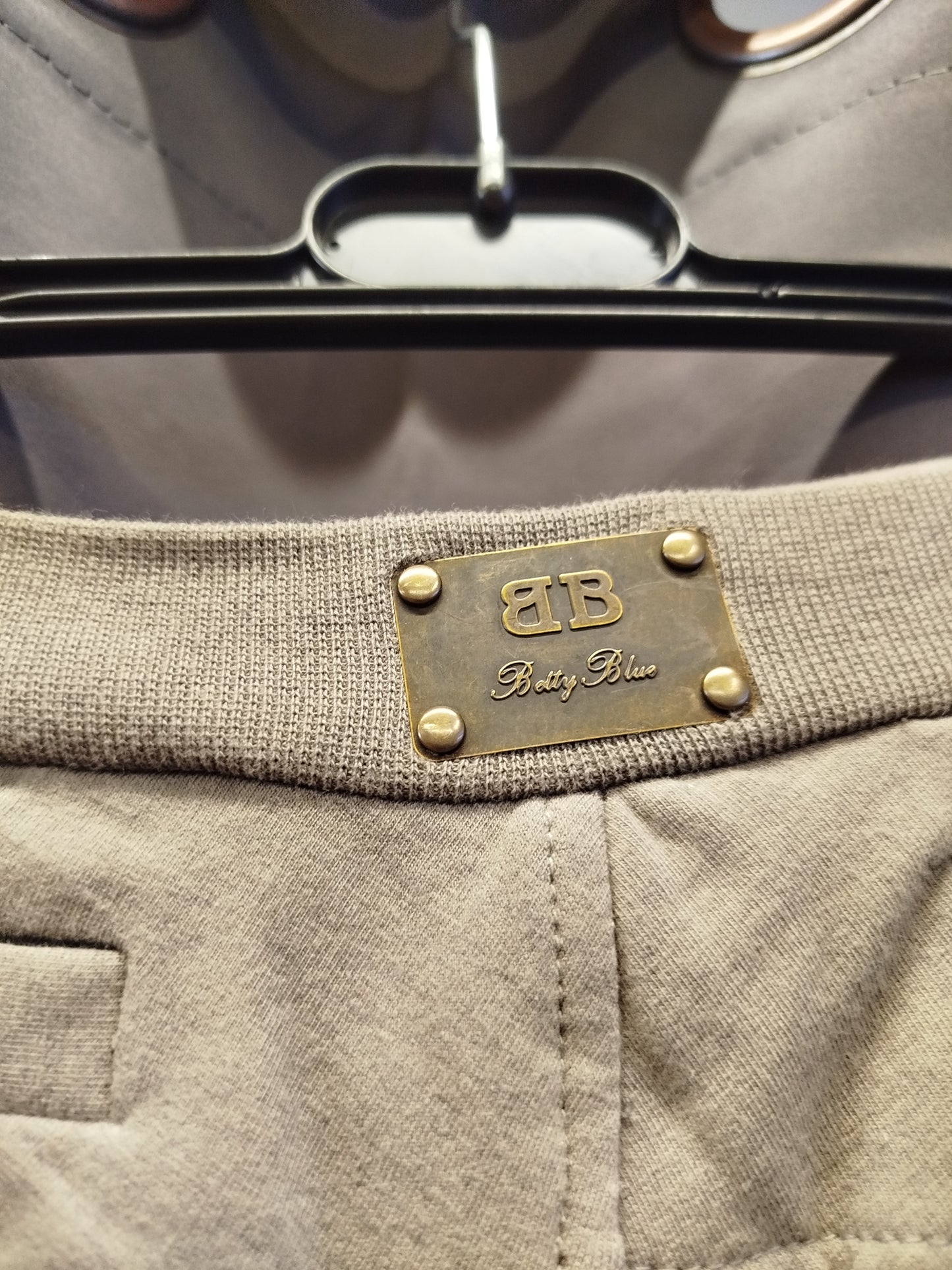 Betty Blue Capri Pants (s)