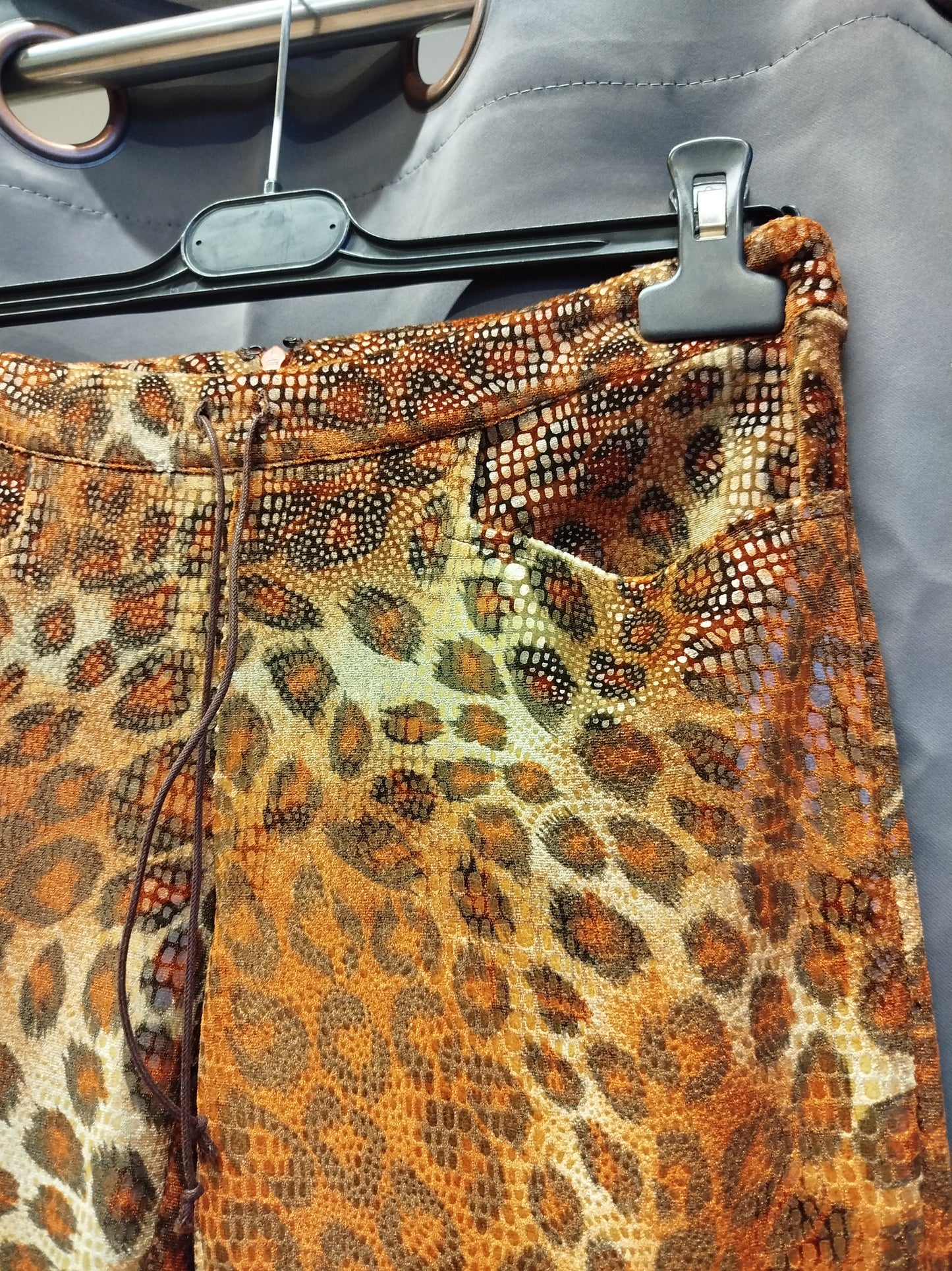 Pantaloni svasati Betsey Johnson (xs)
