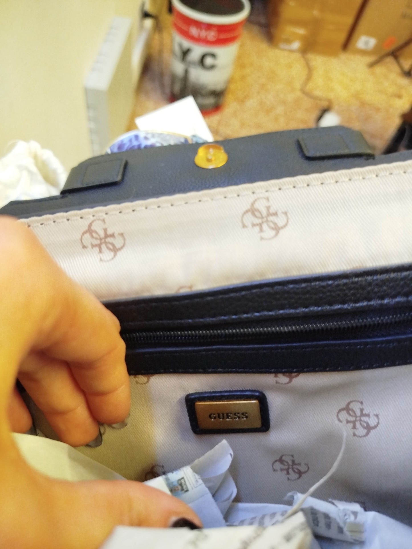 New Guess bag with shoulder strap