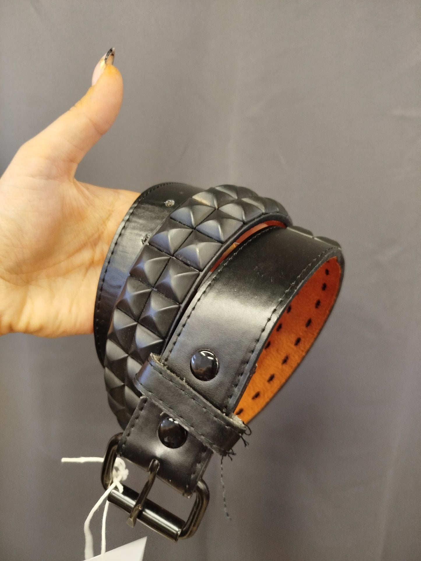 Cintura in pelle con borchie (M)
