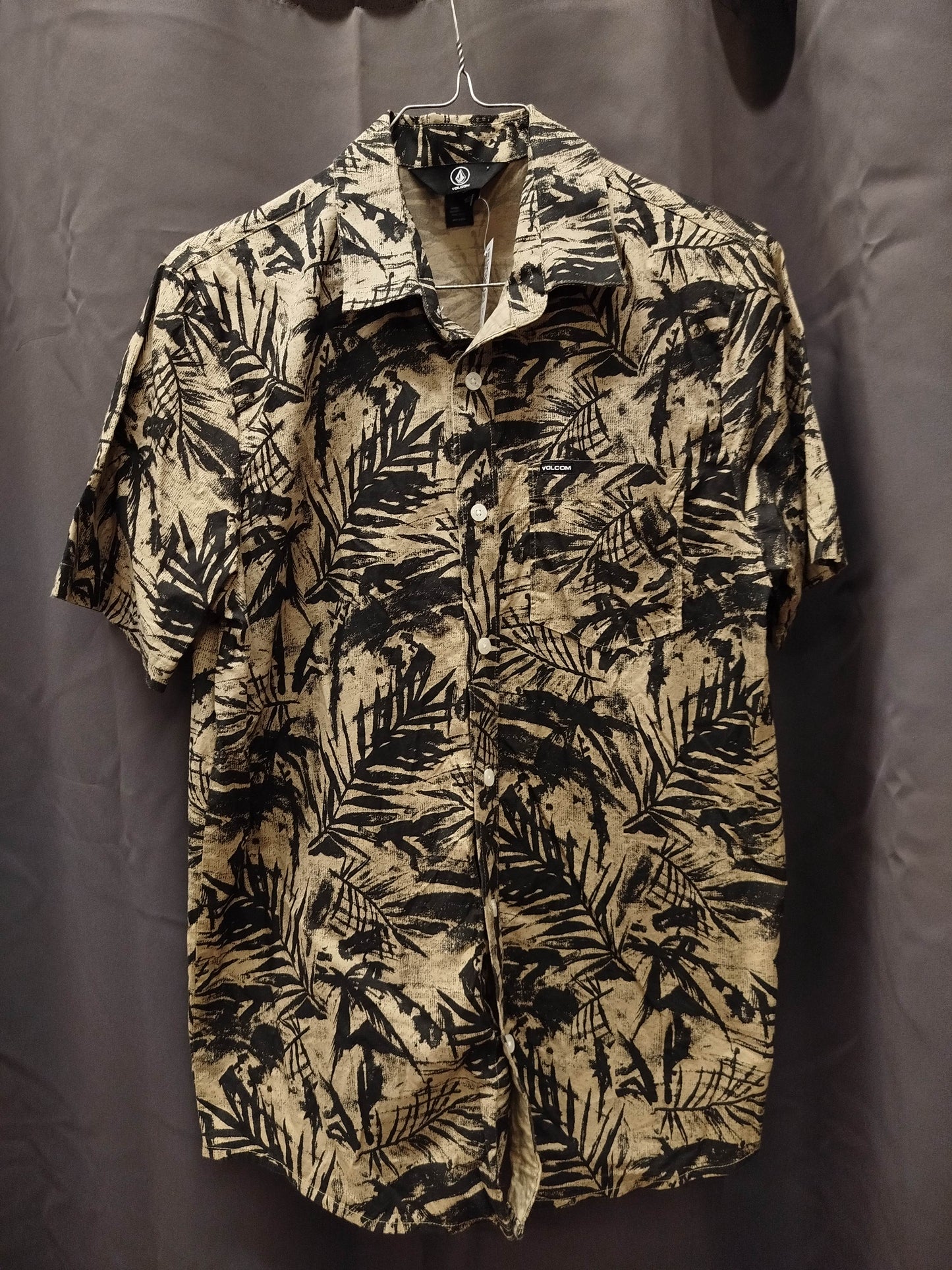 Volcom Shirt (s)