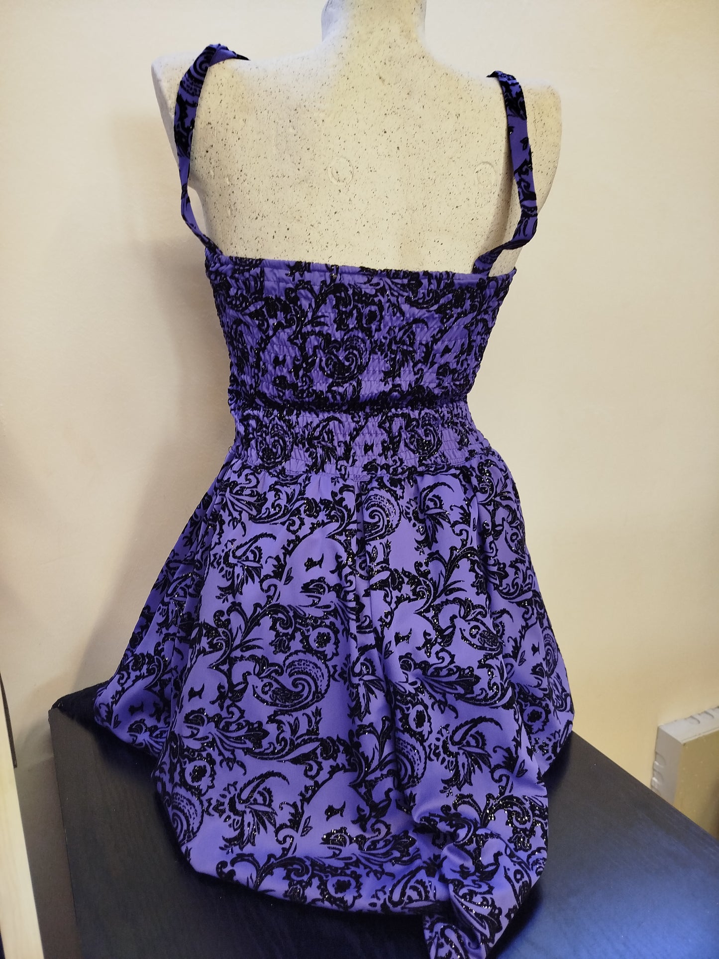 Abito con motivi barocchi (xs)