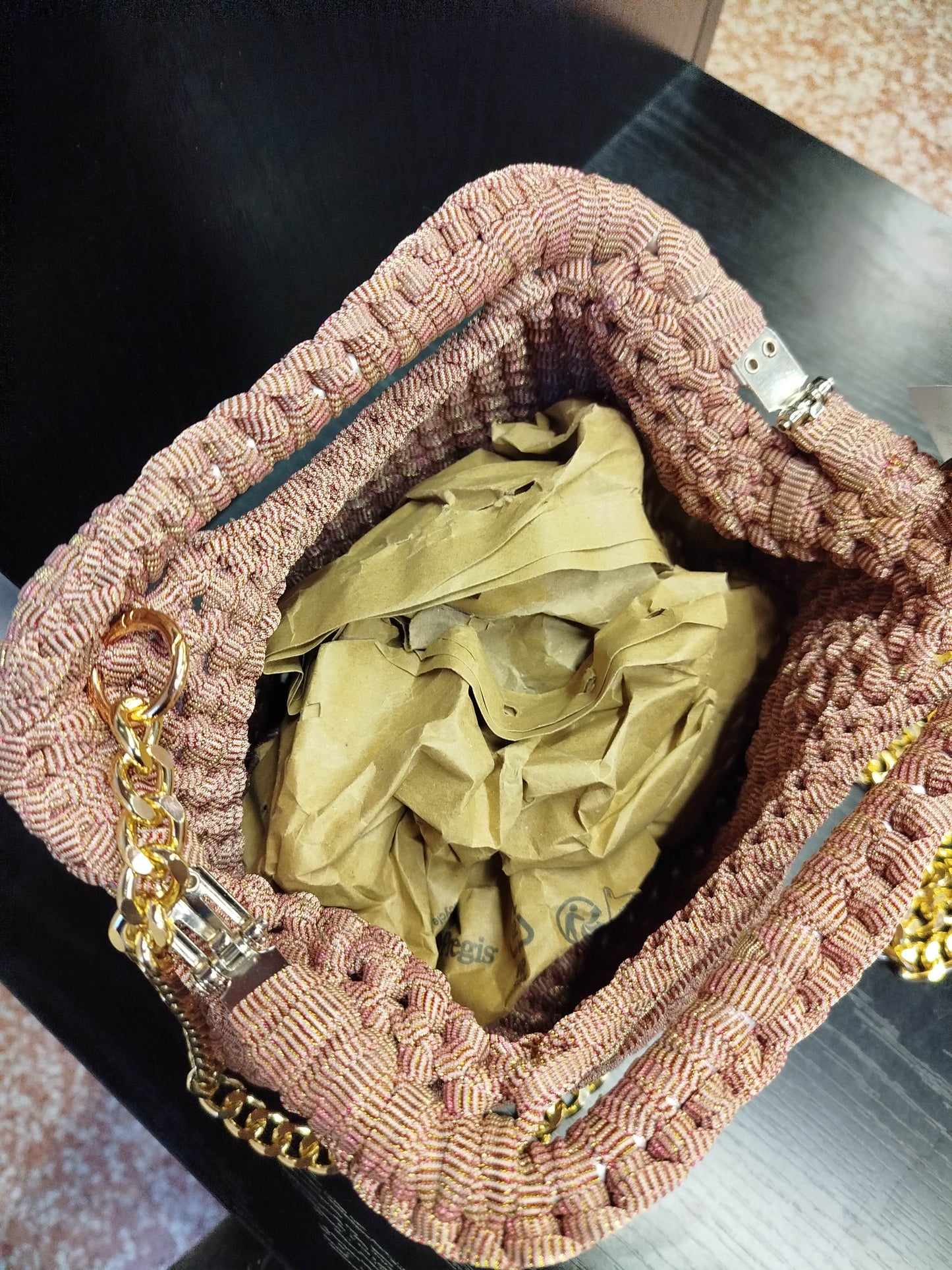Borsa crochet clutch rosa artigianale