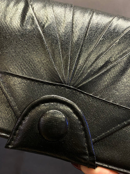 Vintage leather shoulder bag
