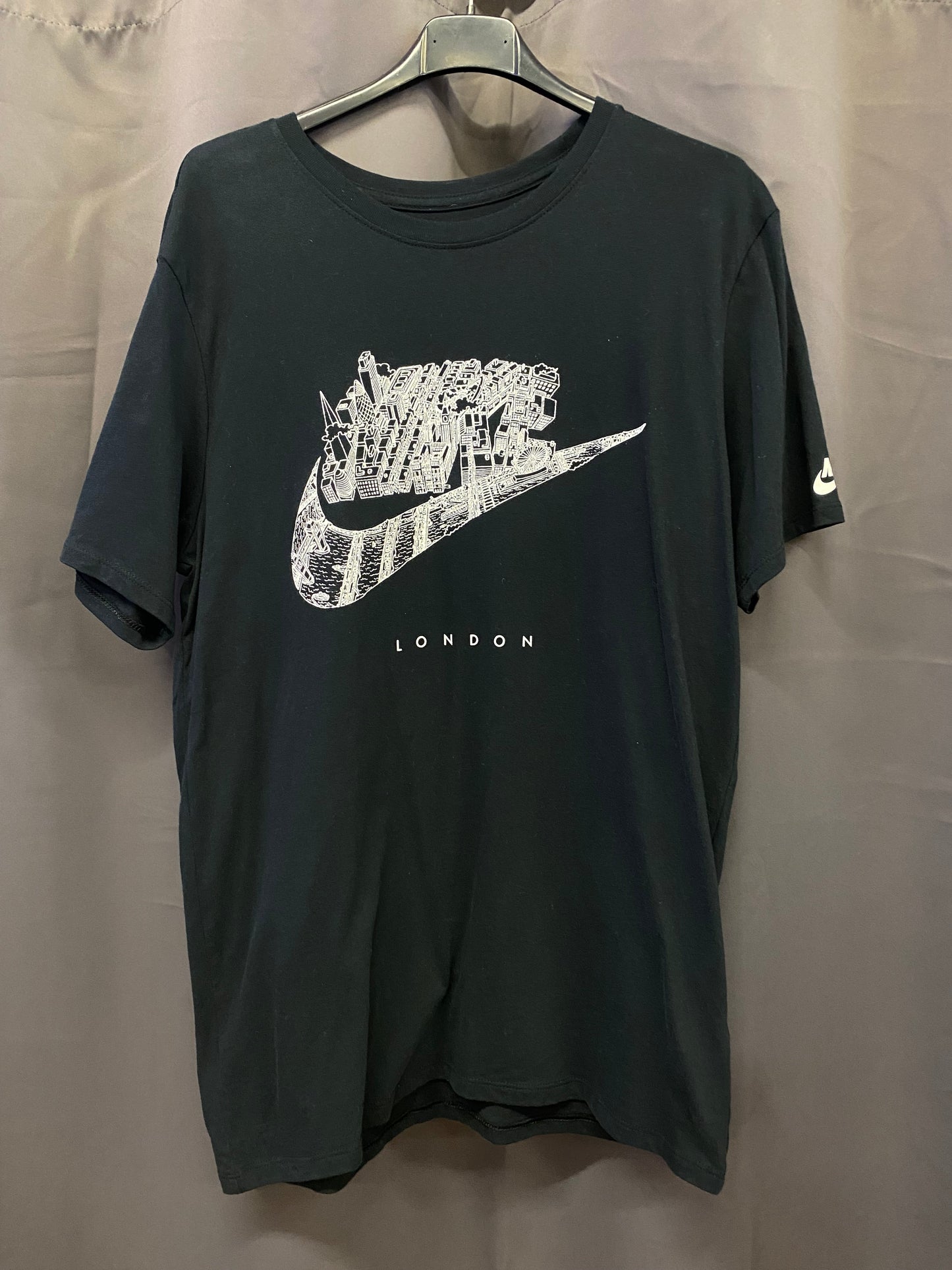 New Nike T-shirt (M)