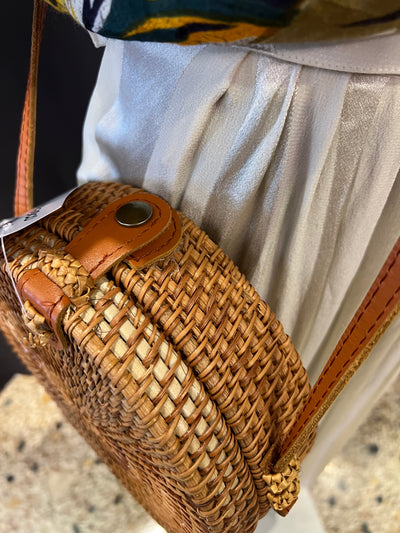 Borsa a tracolla rotonda in rattan intrecciata - Stile Boho / Bali thumbnail