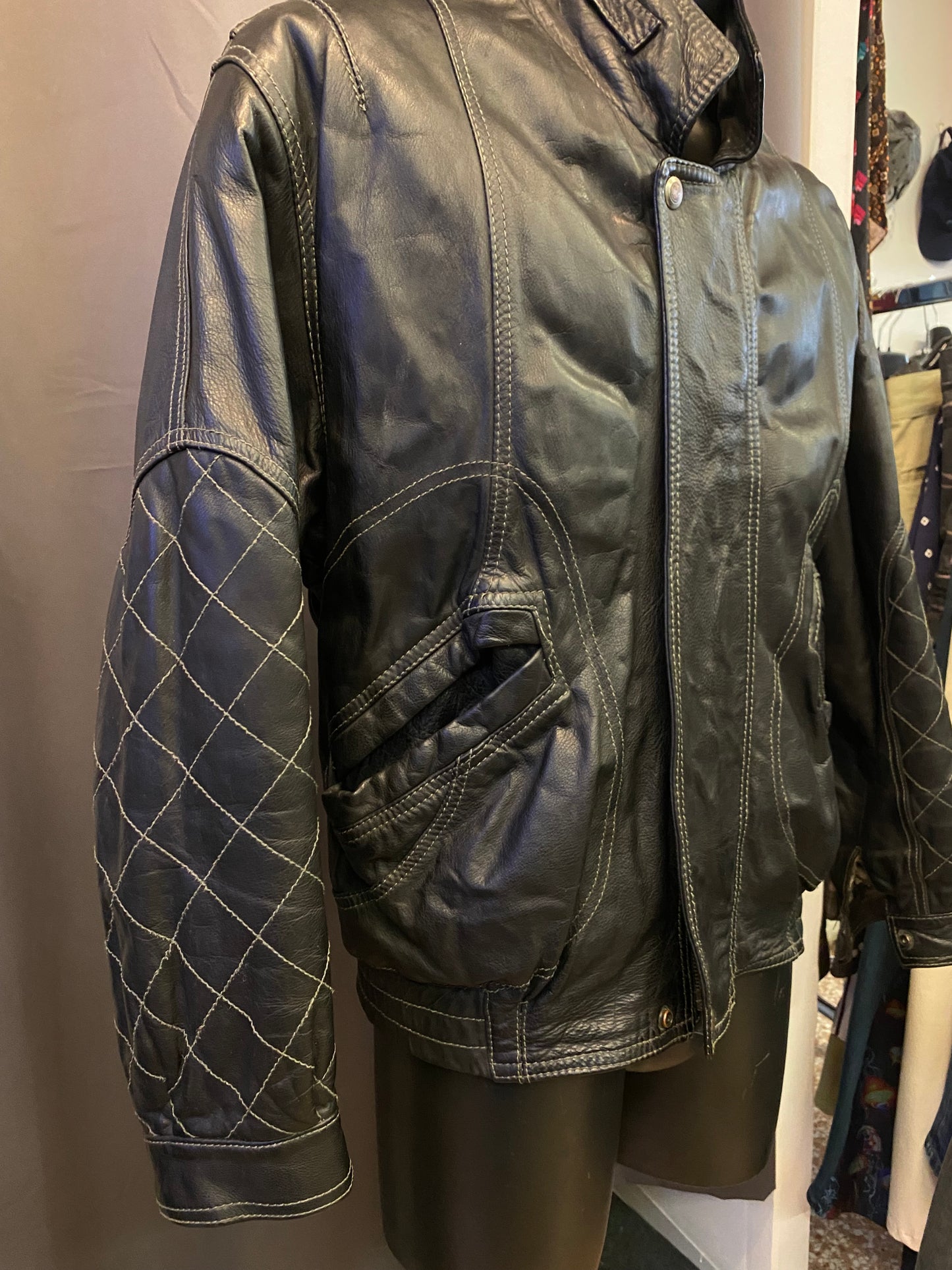 Giacca in pelle vintage stile chiodo (M)