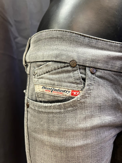 Jeans Diesel 90’s nuovo ( s donna)