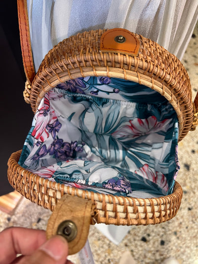 Borsa a tracolla rotonda in rattan intrecciata - Stile Boho / Bali thumbnail