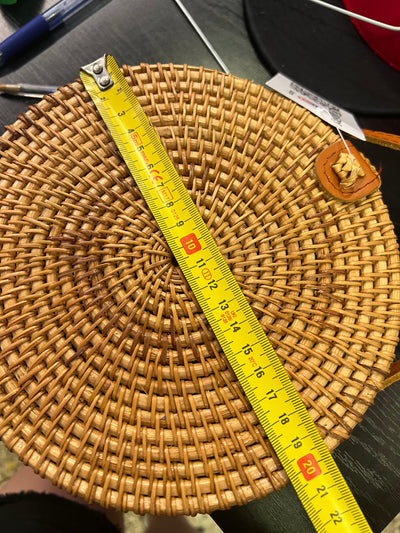 Borsa a tracolla rotonda in rattan intrecciata - Stile Boho / Bali thumbnail