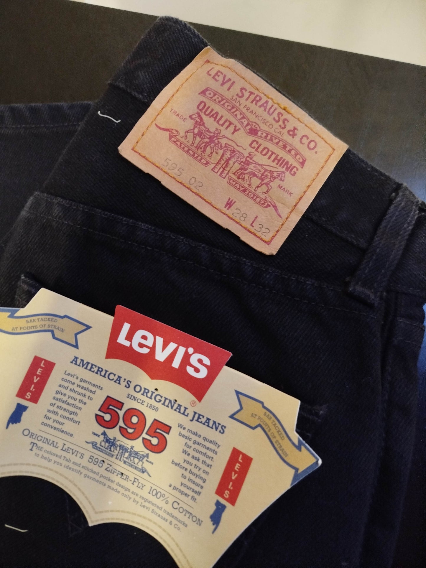 Jeans Levi's 595 nuovi con cartellino (s)donna