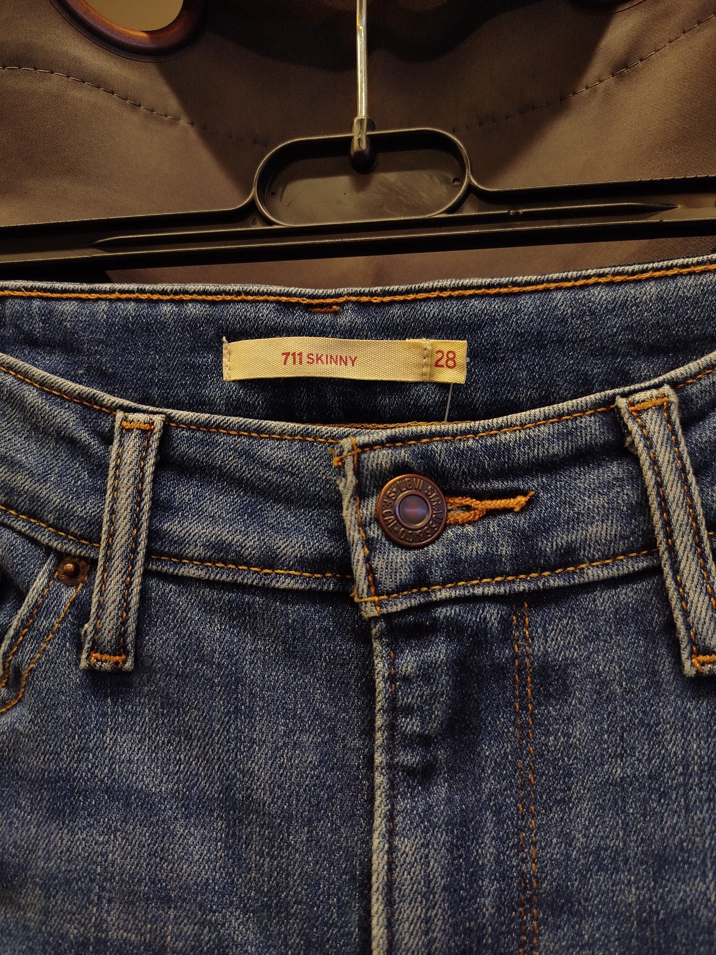 Jeans Levi's 711 skinny (M)