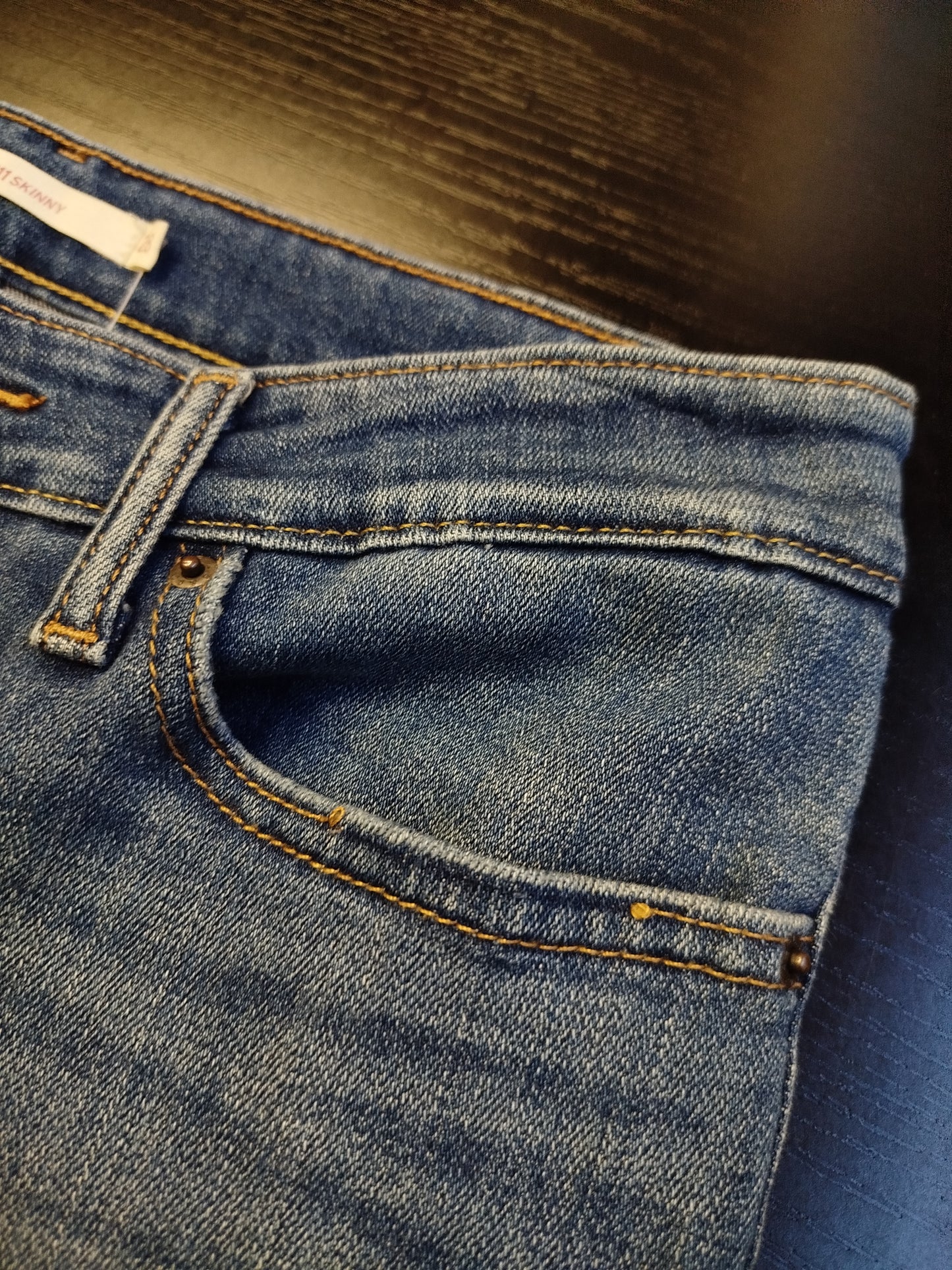 Jeans Levi's 711 skinny (M)