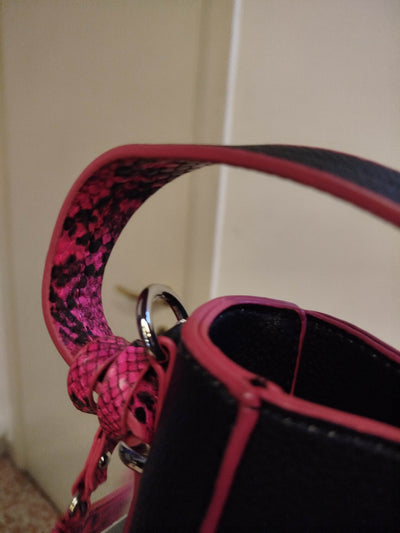 Borsa Mimi Muà nera e fuxia con borsellino pitonato thumbnail