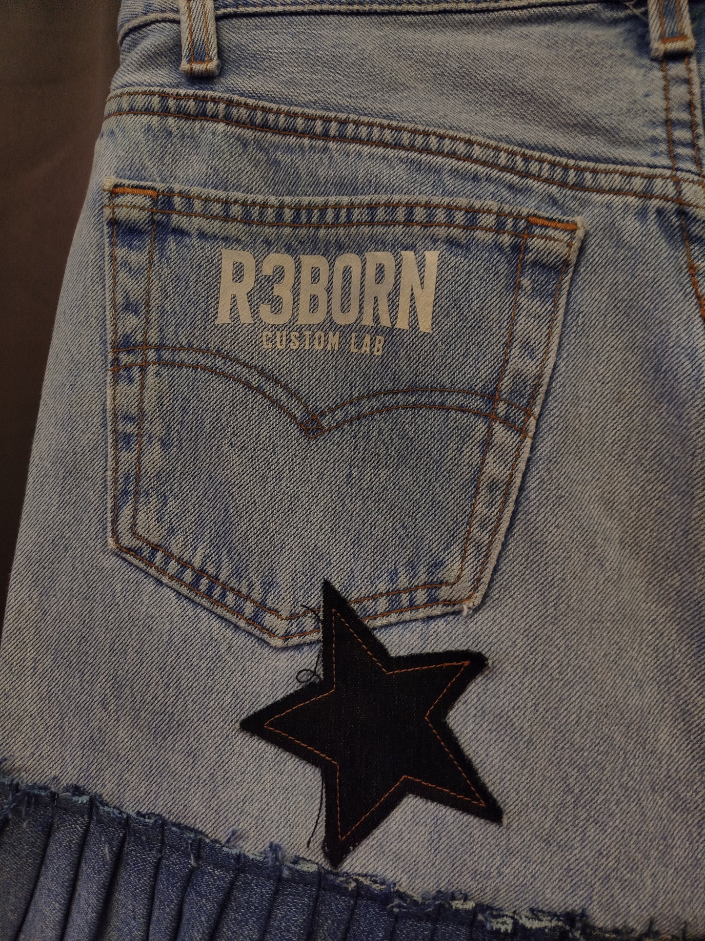 Gonna Levi's custom R3born (L)