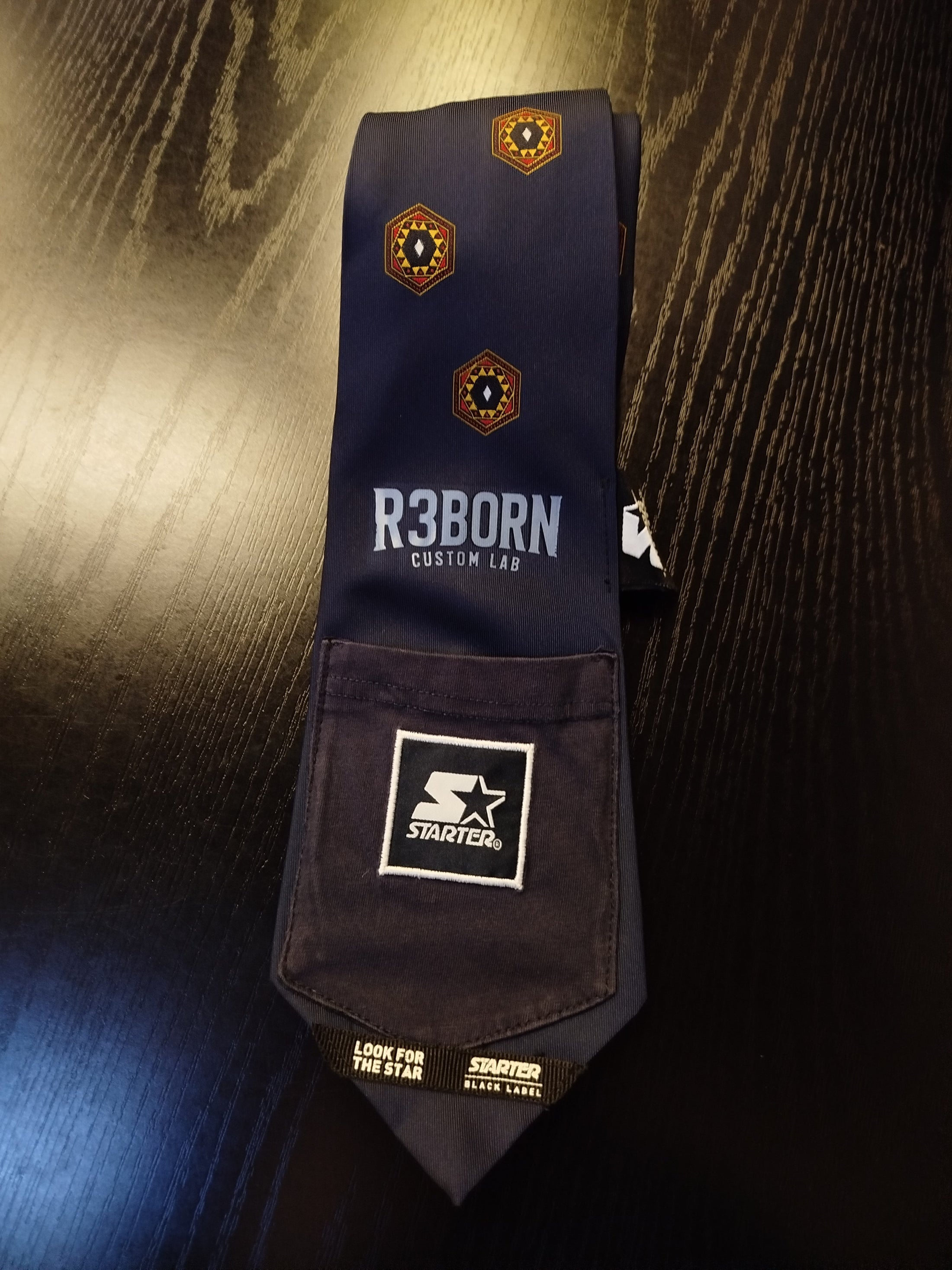 Cravatta Commodore custom Starter black Label | R3BORN